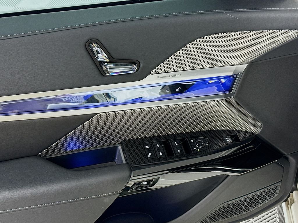 Used 2024 Black BMW 760i xDrive image 19