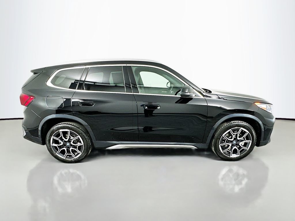 New 2026 Jet Black BMW xDrive28i image 4