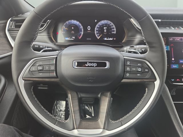 Used 2026 Diamond Black Jeep Limited image 26