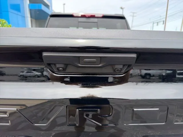 2025 Chevrolet Silverado 1500 LTZ - Photo 13