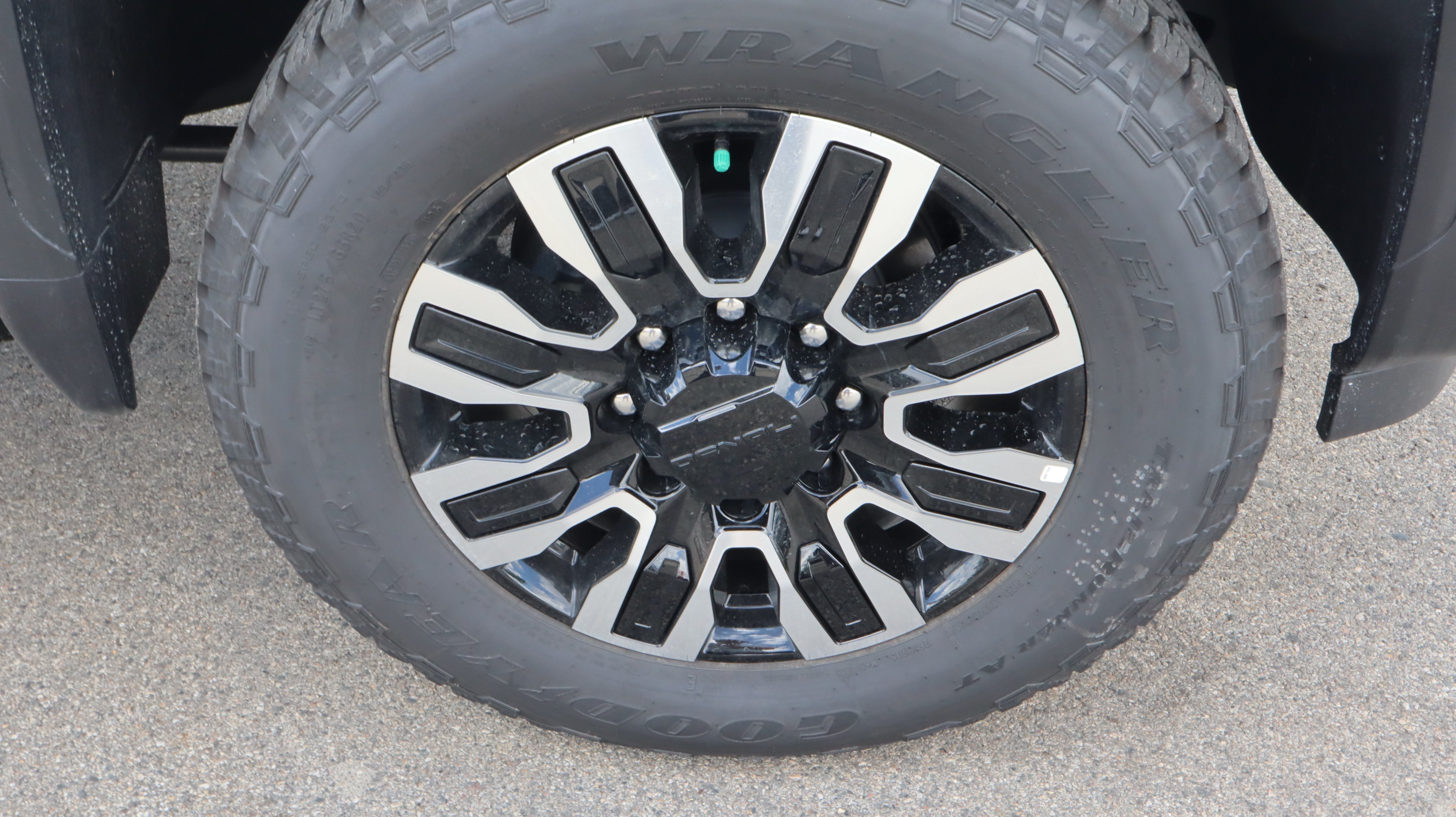 2026 GMC Sierra 2500HD Denali Ultimate - Photo 17