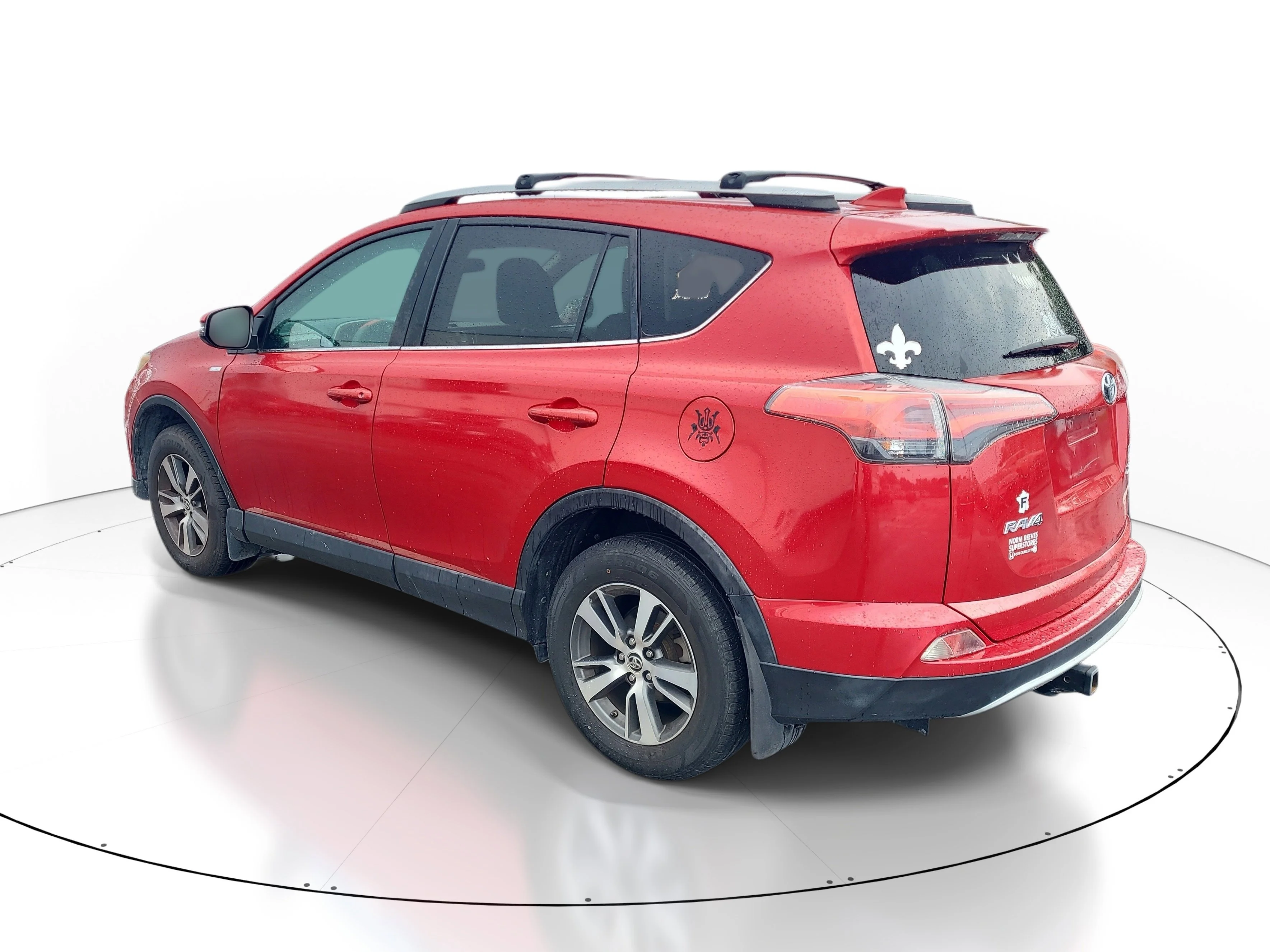 Used 2017  Toyota XLE image 6