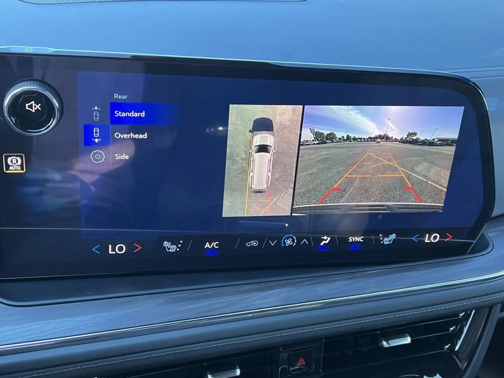 2026 Chevrolet Suburban LT - Photo 17