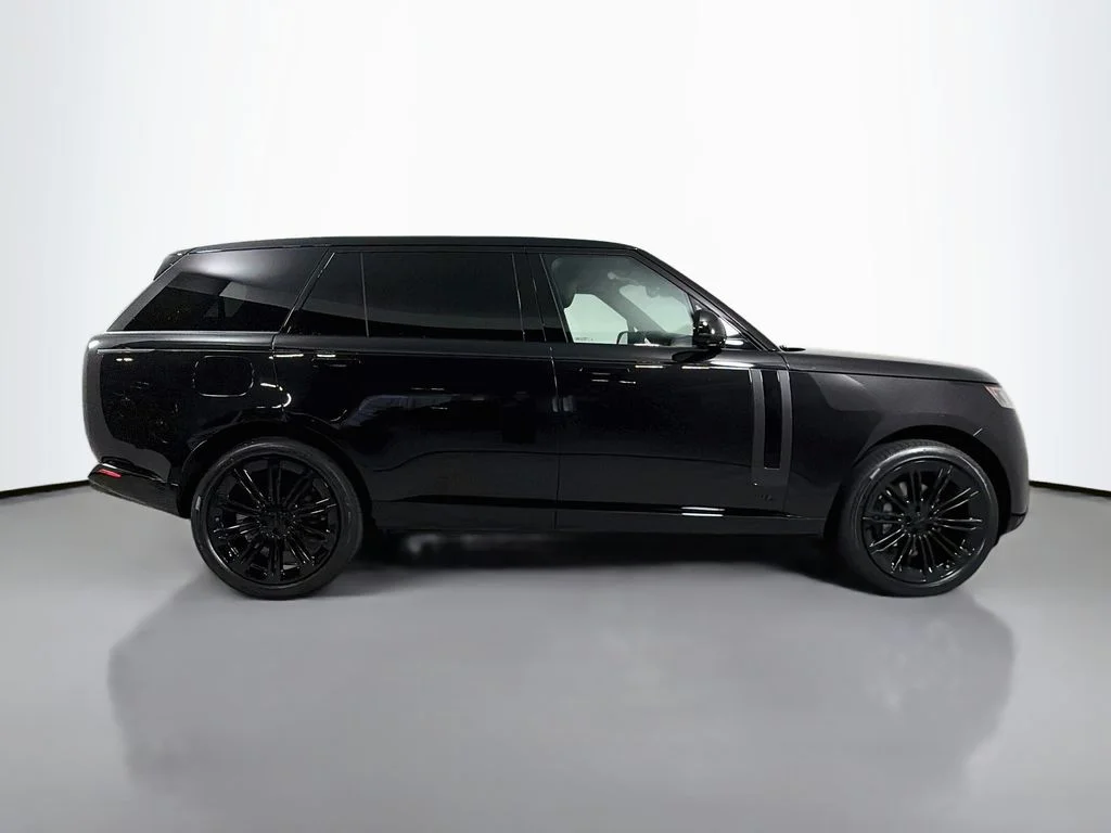 New 2026 Santorini Black Land Rover SE 7 Seats image 4