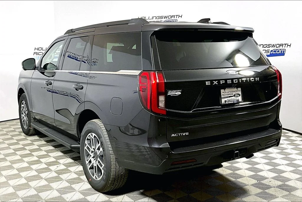 New 2026 Dark Matter Gray Metallic Ford Active image 3