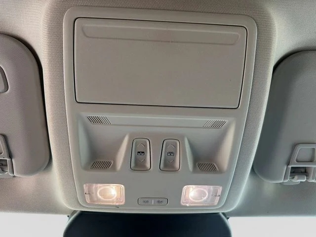 Used 2023 White Ford Platinum image 32