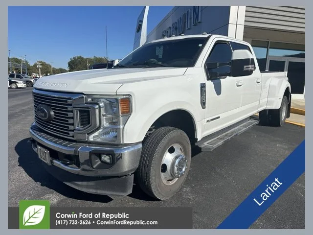 Used 2022 White Ford Lariat image 1