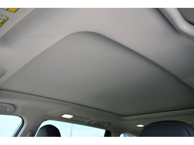 New 2026 White Subaru Onyx Edition Touring 7-Passenger image 56