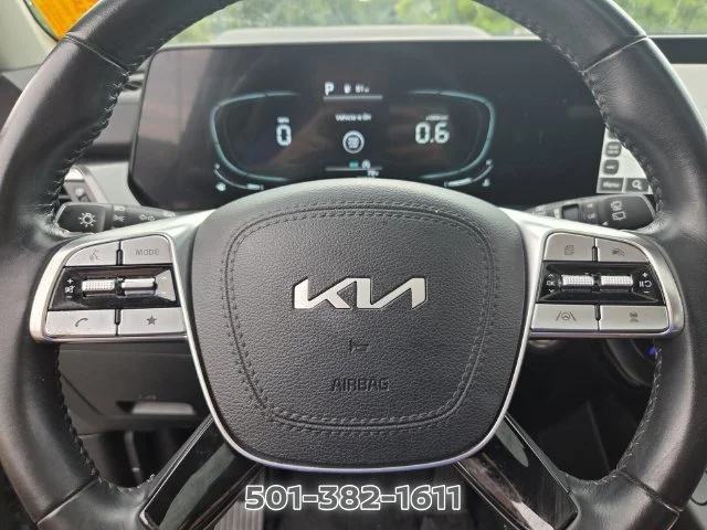 Used 2025 Black Kia S image 28