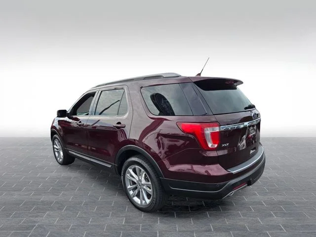 Used 2018 Red Ford XLT image 5