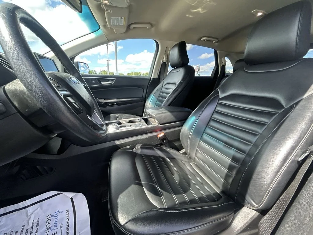 Used 2023 Gray Ford SEL image 17