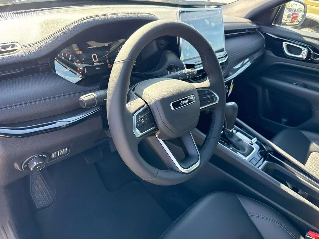 New 2026 Black Jeep Latitude image 25