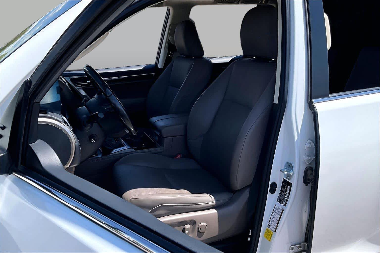 Used 2020 Starfire Pearl Lexus Premium image 6