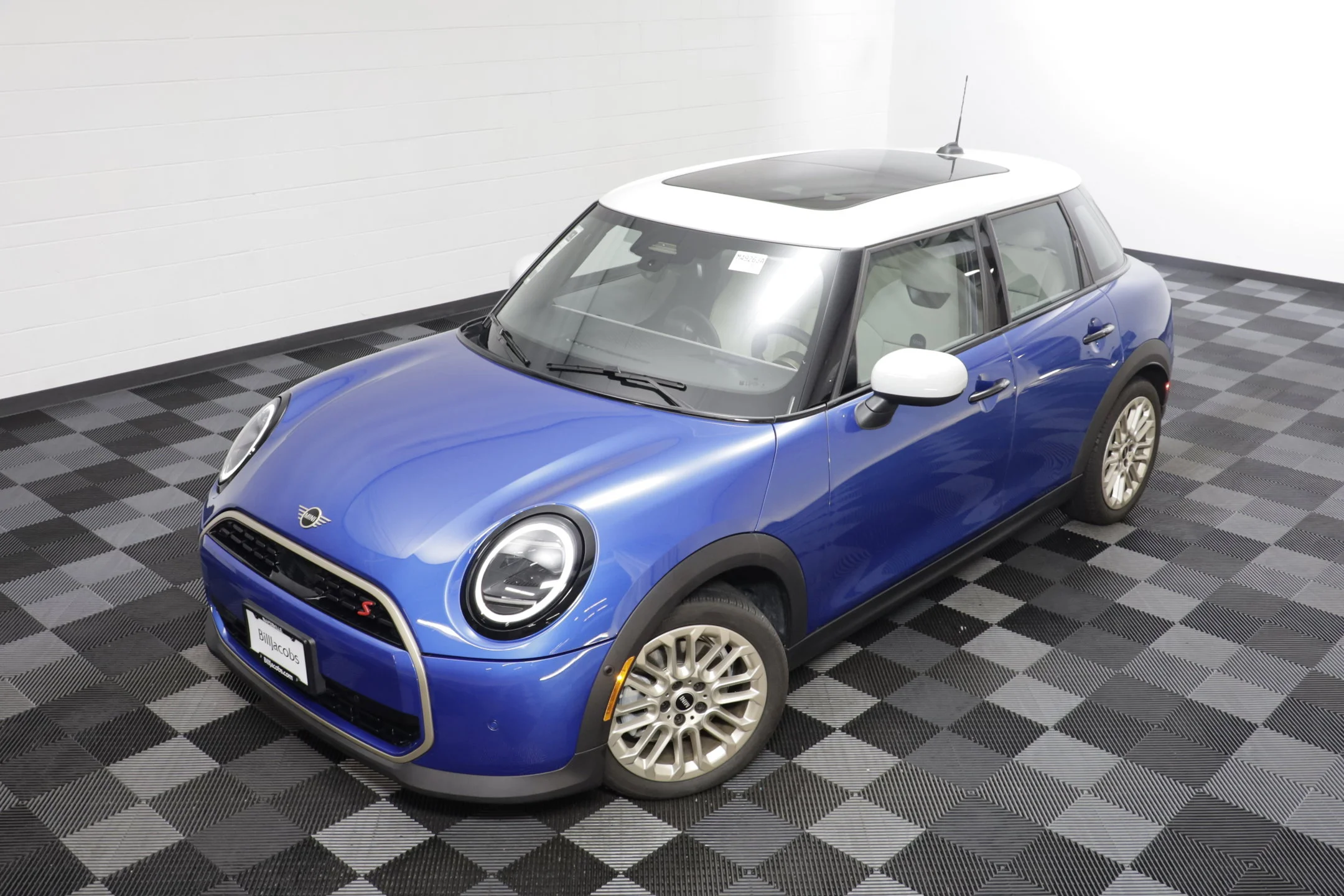 Certified Used 2025 Blue Metallic MINI Signature Plus image 2