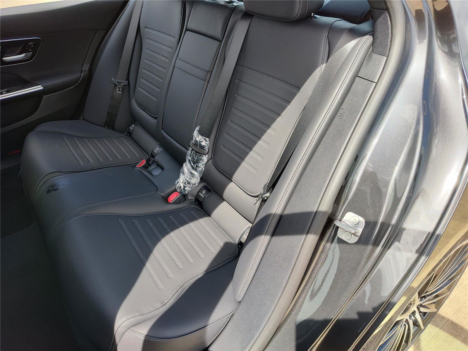 2025 Mercedes-Benz C-Class Sedan C 300 - Photo 14