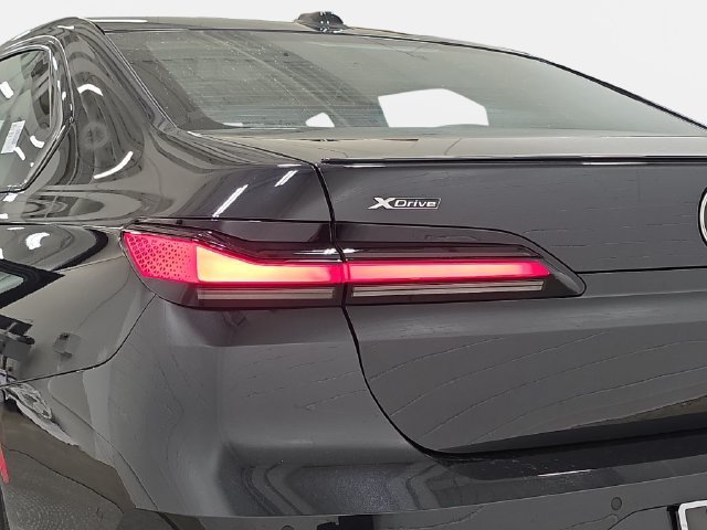 Certified Used 2025 Black Sapphire Metallic BMW 760i xDrive image 31