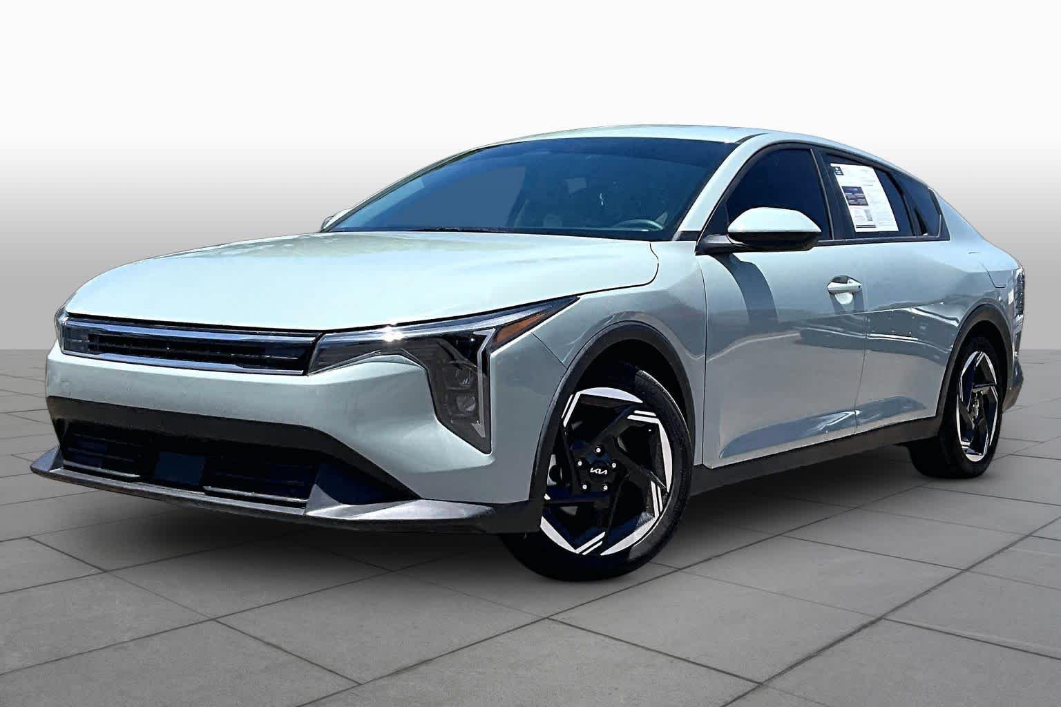 2025 Kia K4 EX AT's photo