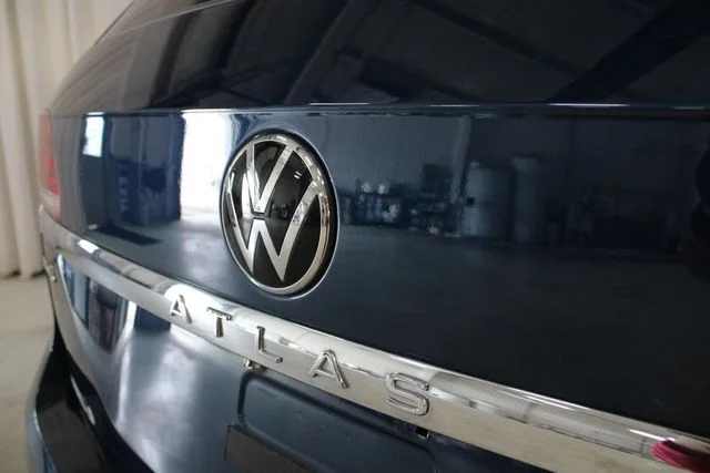 Used 2023 Blue Volkswagen 3.6L V6 SE w/Technology image 33