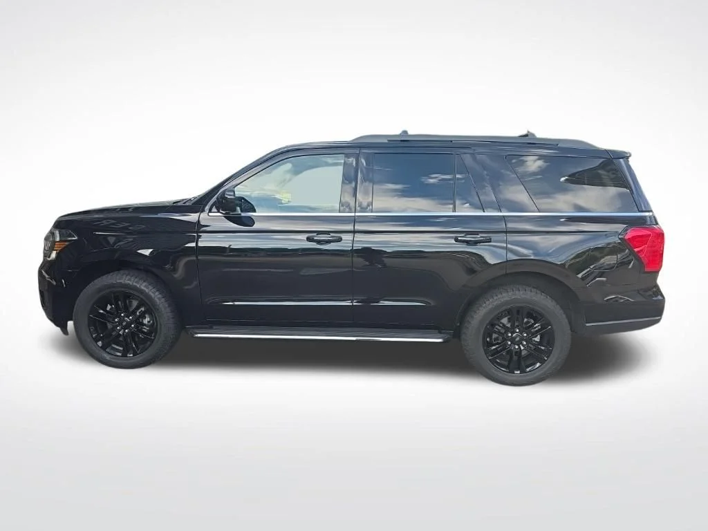 Used 2023 Black Ford XLT image 5