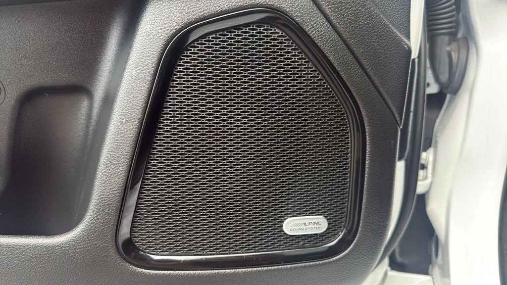 Used 2022 White Jeep High Altitude image 27