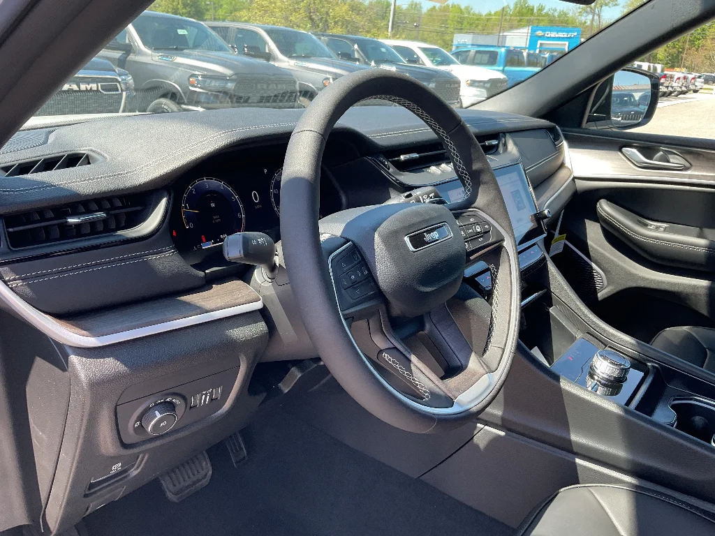 New 2026 Bright White Clearcoat Jeep Limited image 10