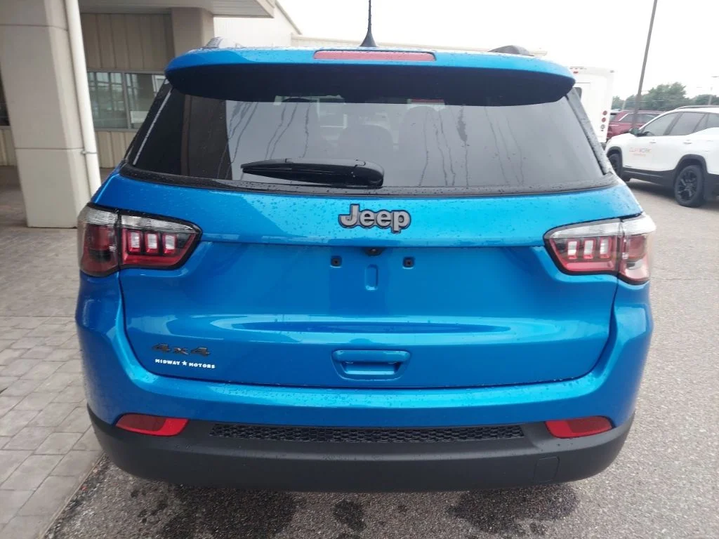 New 2026 Hydro Blue Pearlcoat Jeep Latitude image 6