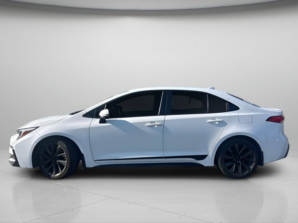 Used 2025 Ice Cap Toyota SE image 12