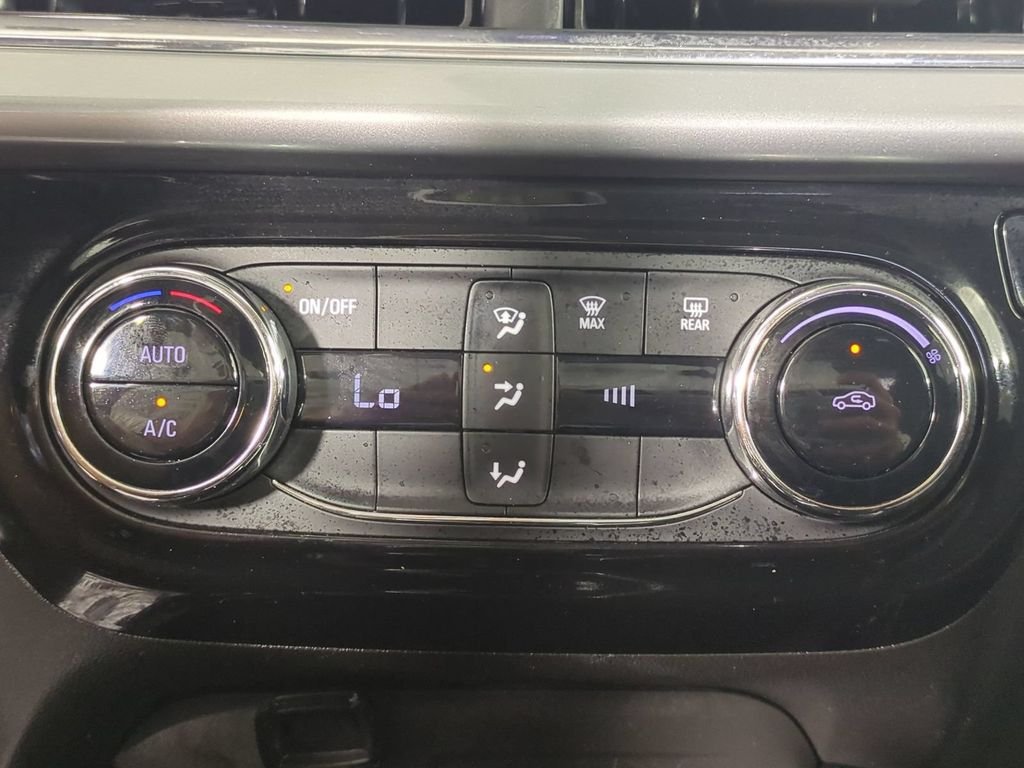 2025 Chevrolet Trax LT - Photo 30