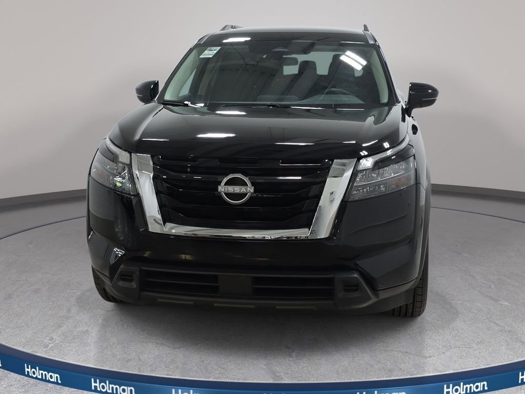 Used 2025 Super Black Nissan SV image 3