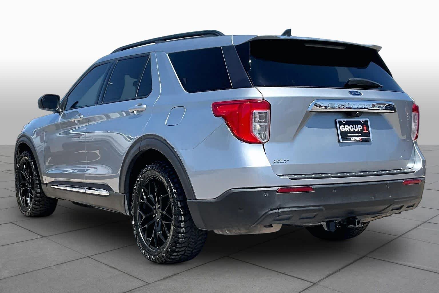 Used 2023 Iconic Silver Ford XLT image 11
