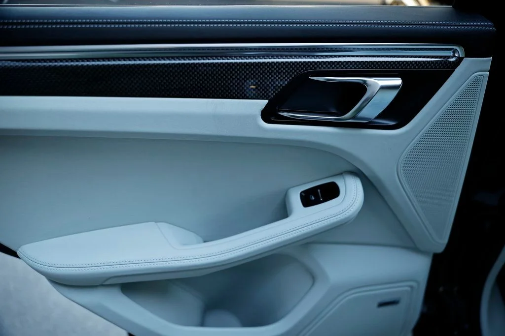 2026 Porsche Macan T - Photo 25