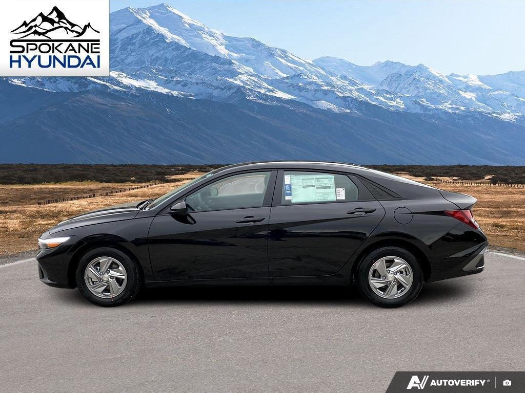 New 2026 Abyss Black Hyundai SE image 3