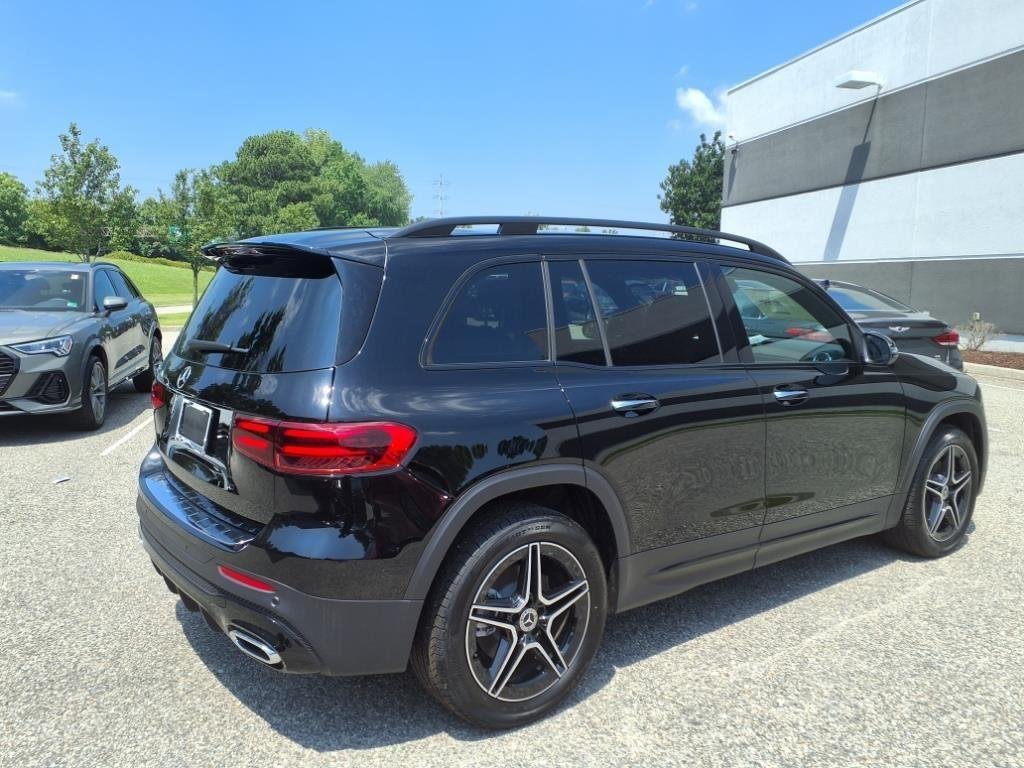 New 2025 BLACK Mercedes-Benz GLB 250 image 6
