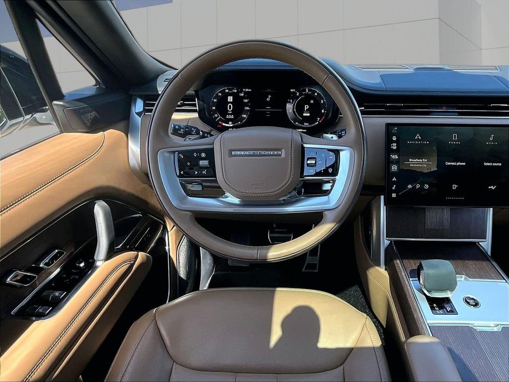 Used 2025 White Land Rover Autobiography image 13