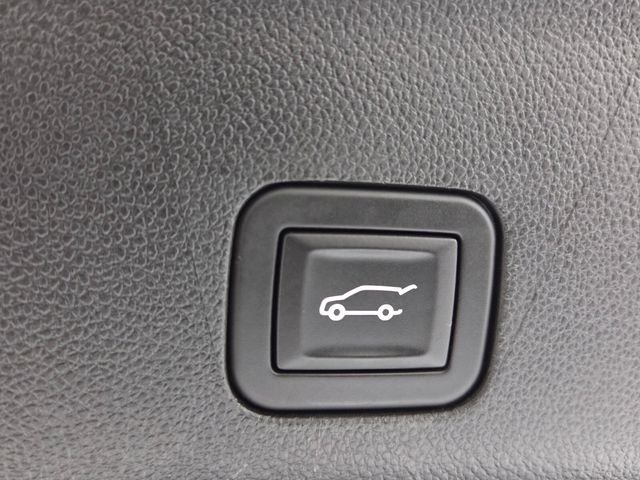 Used 2025 Black Chevrolet Z71 image 13