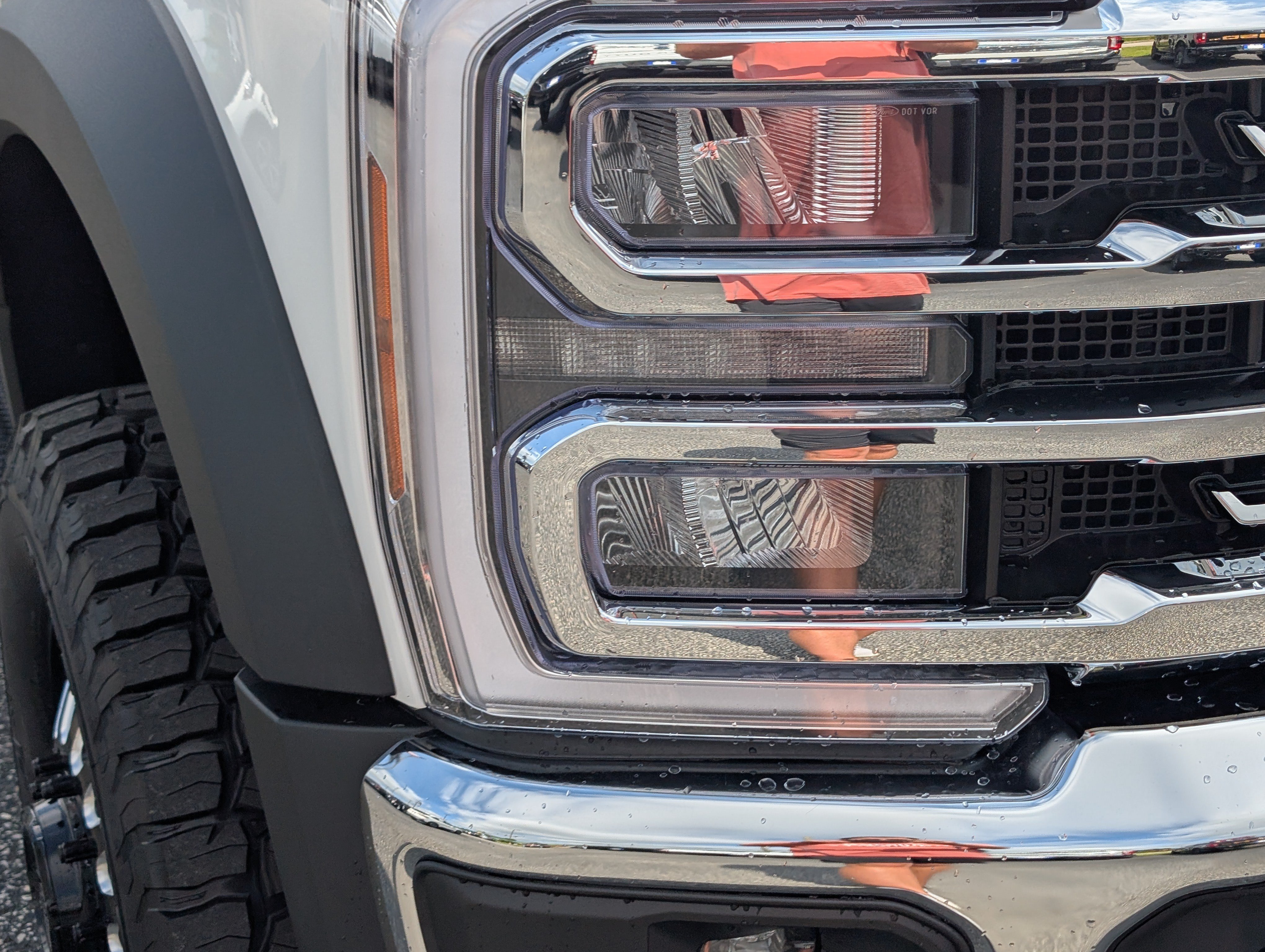 New 2026 Star White Metallic Tri-Coat FORD F-450® LARIAT® image 5