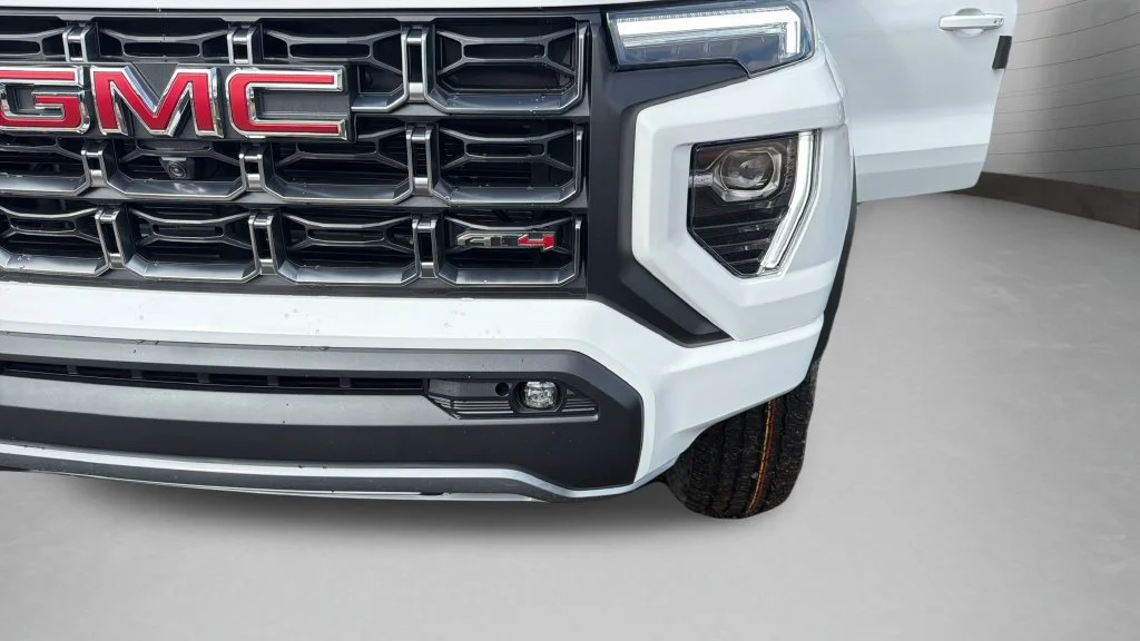 New 2026 Summit White GMC AT4 image 26