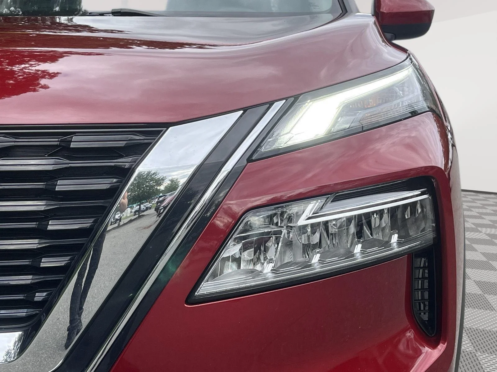 Certified Used 2023 Scarlet Ember Tintcoat Nissan SV image 10