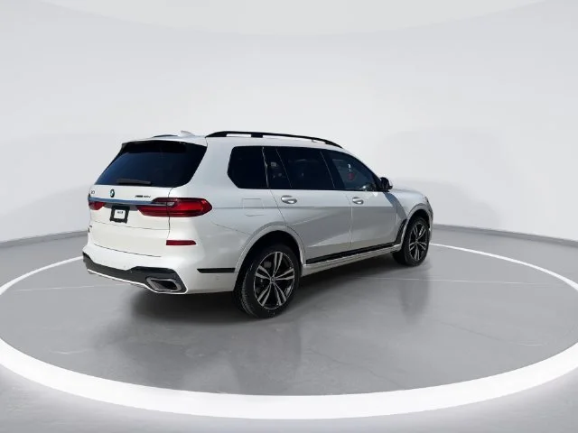 Used 2022 White BMW xDrive40i image 7