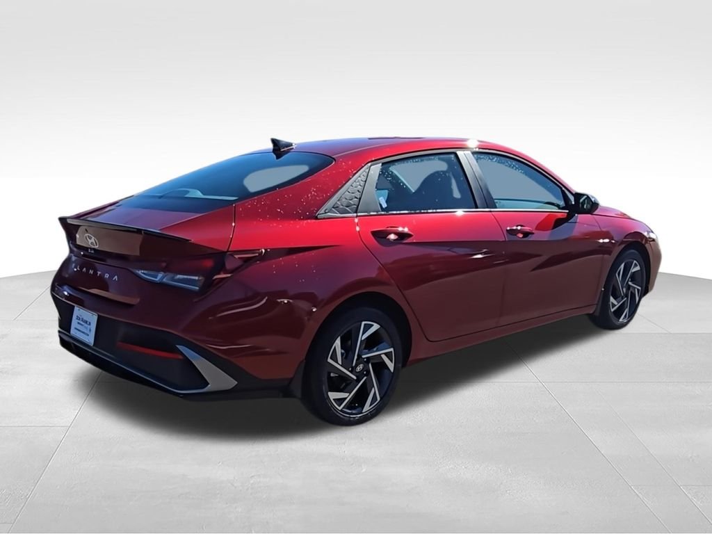 Used 2025 Red Hyundai SEL Sport image 8