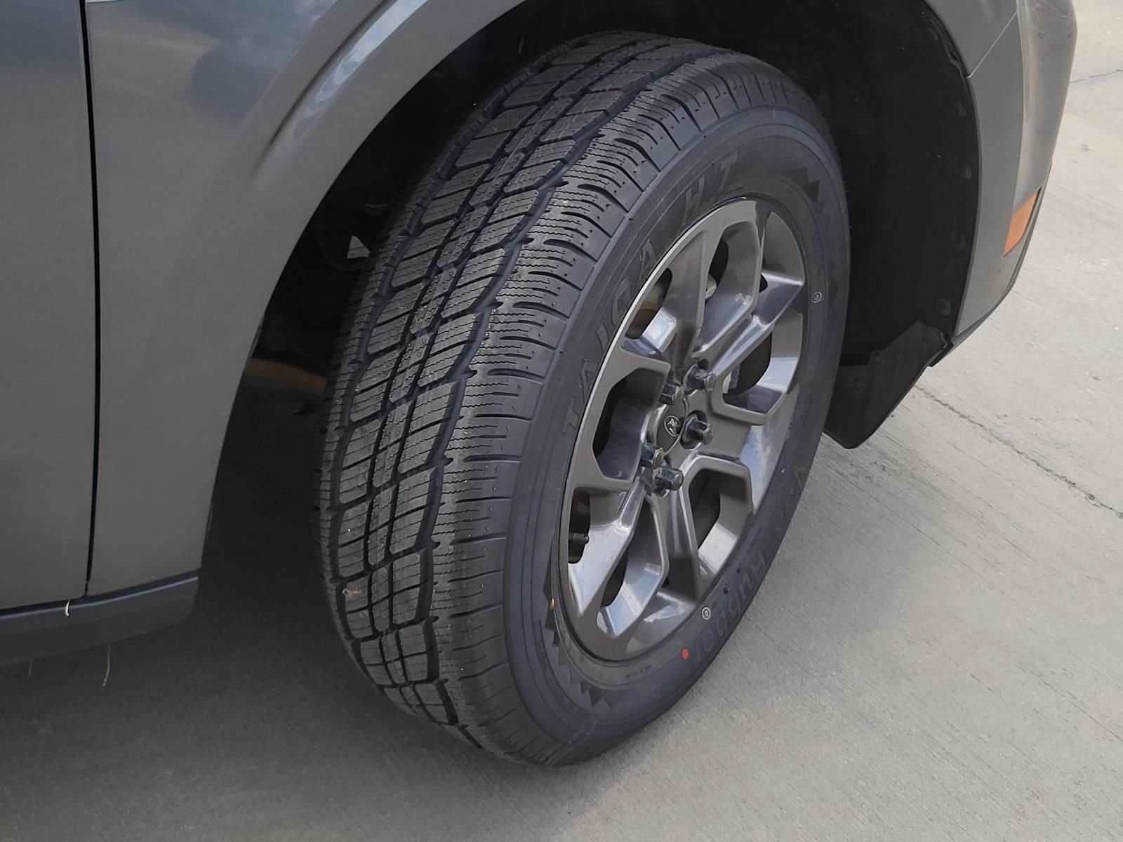 Used 2024 Gray Metallic Ford XLT image 7