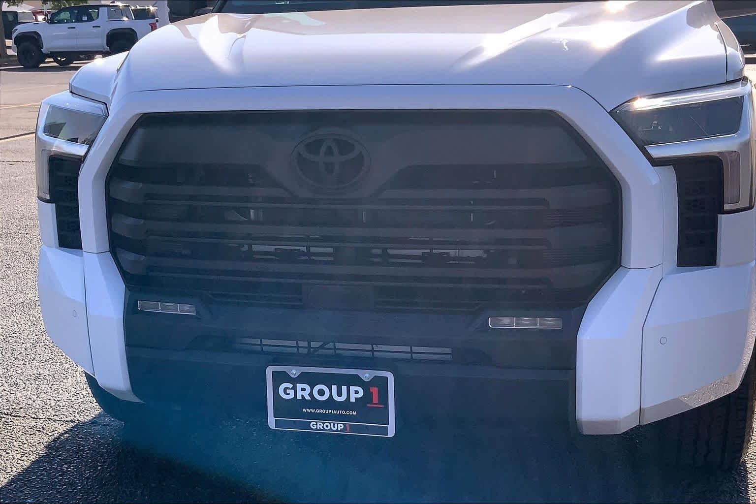 Used 2023 Ice Cap Toyota SR5 image 29