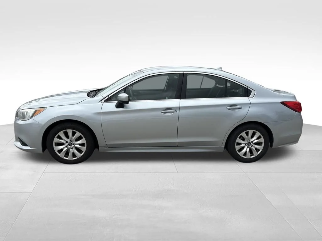 Used 2016 Silver Subaru 2.5i image 2