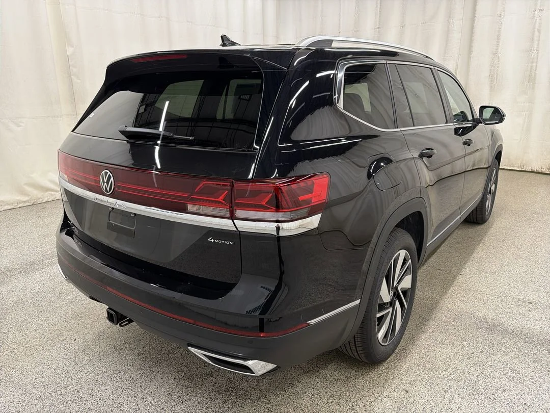 New 2026 Deep Black Pearl Volkswagen 2.0T SEL image 8