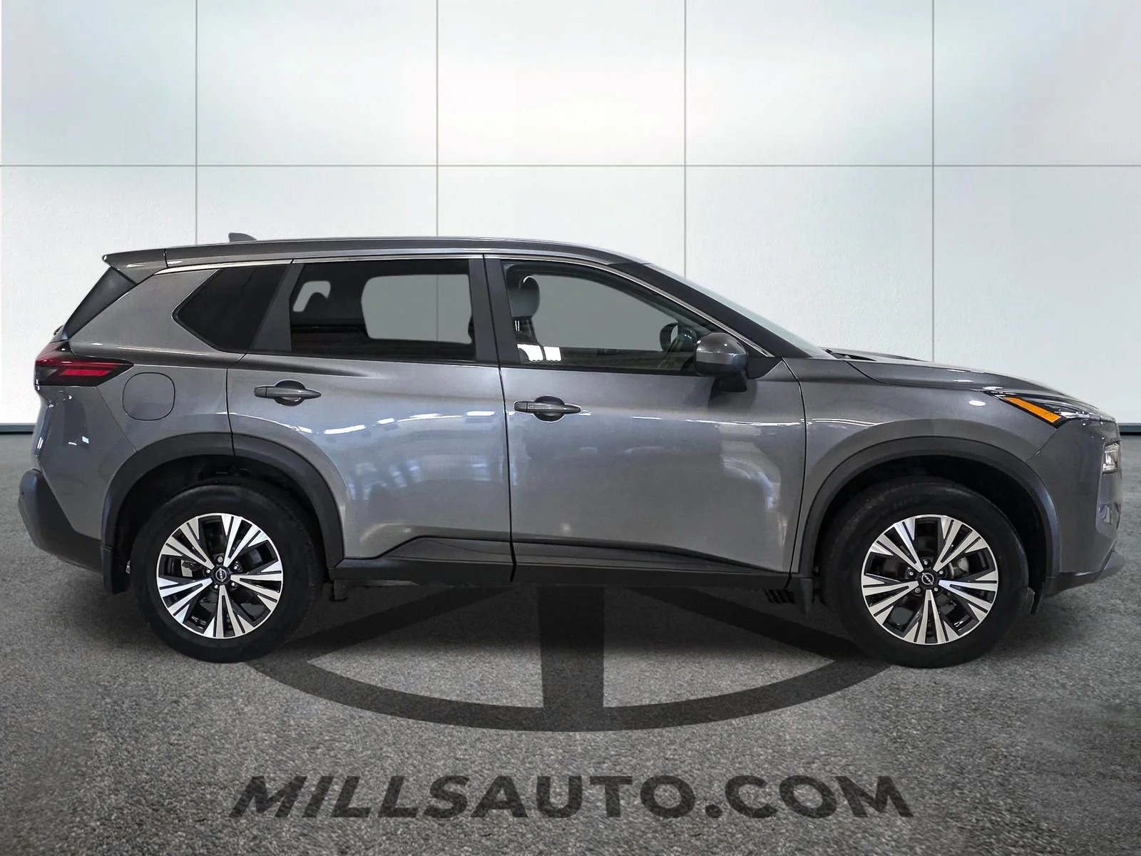 Used 2023 Gray Nissan SV image 9