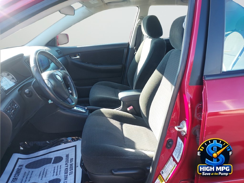 Used 2005 Red Toyota S image 29