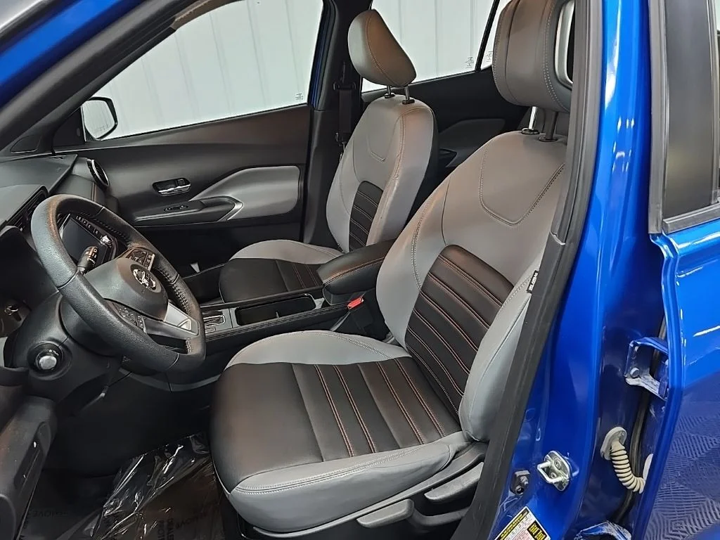 Used 2021 Blue Nissan SR image 32