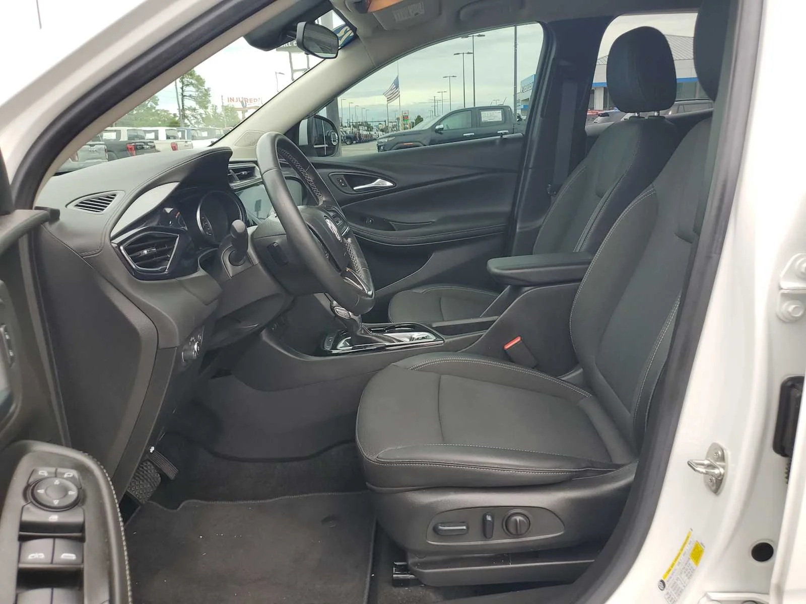 Used 2023 SUMMIT WHITE Buick Preferred image 21