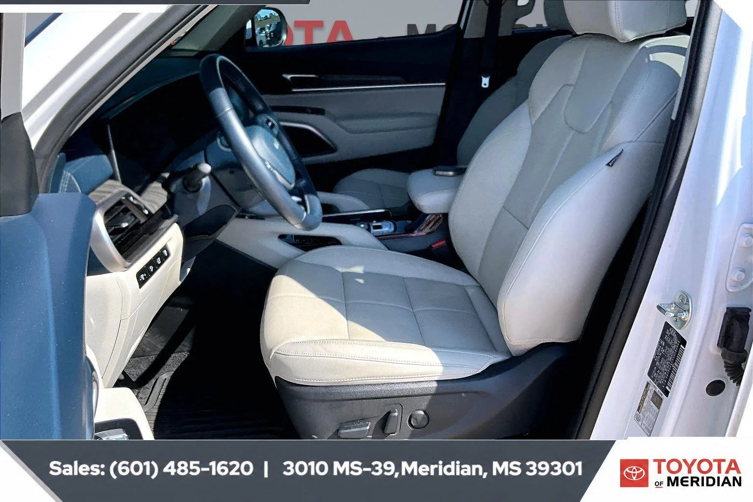 Used 2025 Glacial White Pearl Kia EX image 18