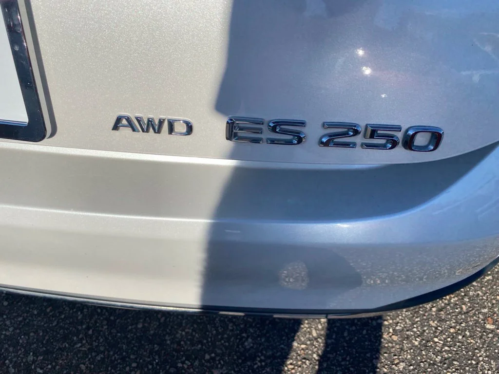 Used 2021 White Lexus 250 image 13